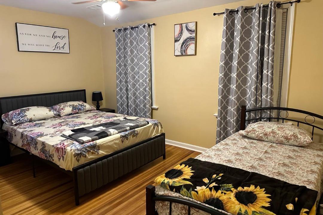 Photo of Bedroom in Weequahic