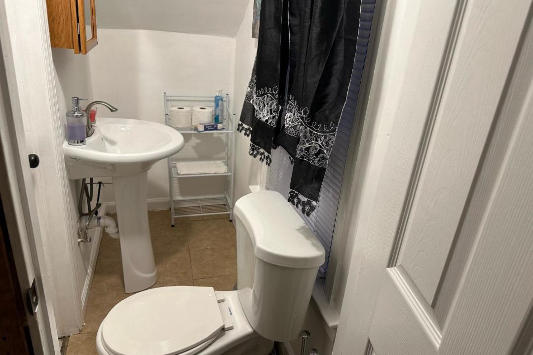 Photo of Bathroom in Weequahic