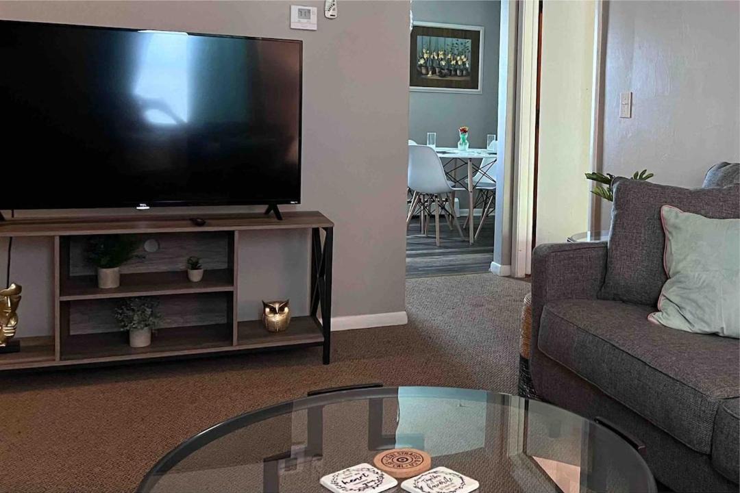 Photo of Livingroom in Masury