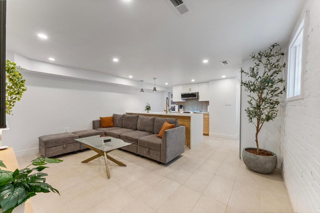 Photo of Livingroom in Near Northeast