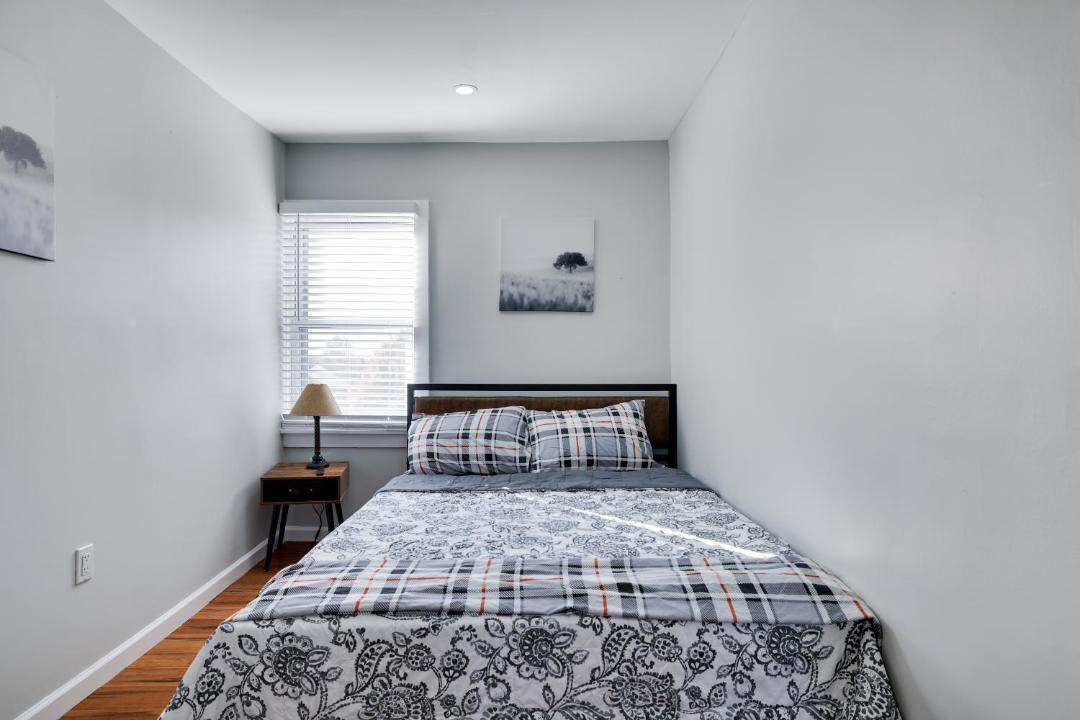 Photo of Bedroom in Weequahic