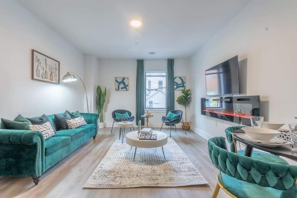 Photo of Livingroom in Orange