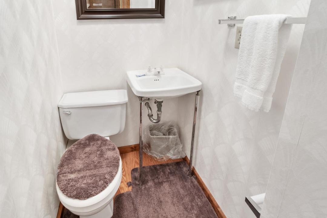 Photo of Bathroom in Snowshoe