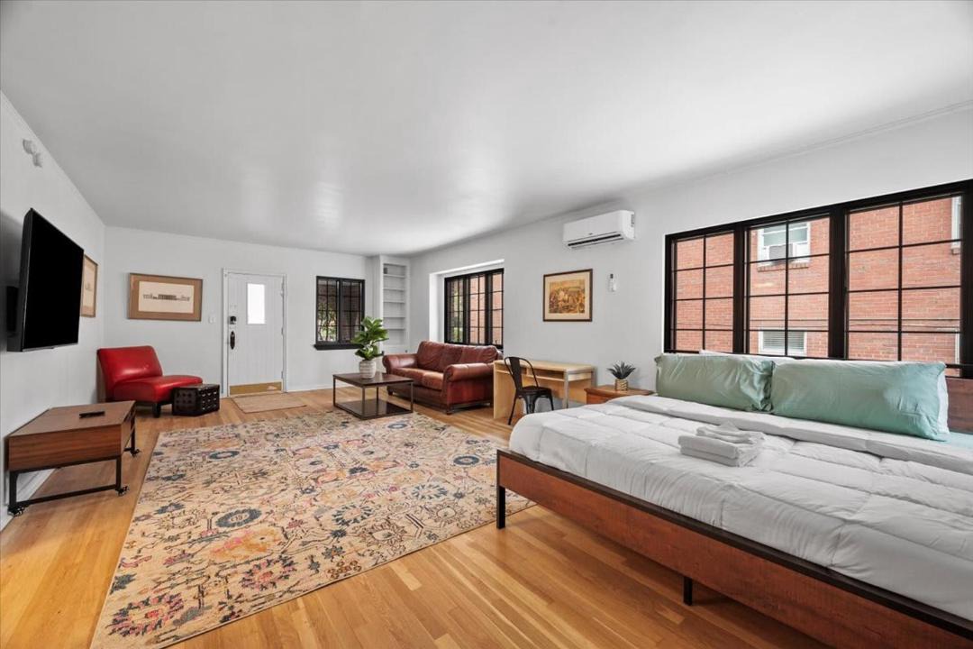 Photo of Bedroom in Shadyside
