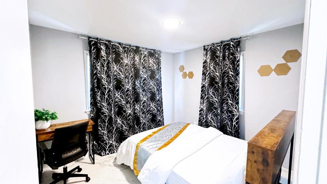 Photo of Bedroom in Landover