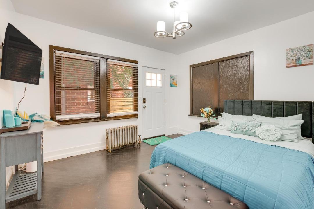 Photo of Bedroom in Weequahic