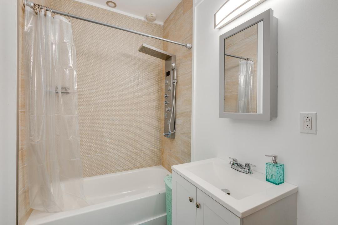 Photo of Bathroom in Weequahic