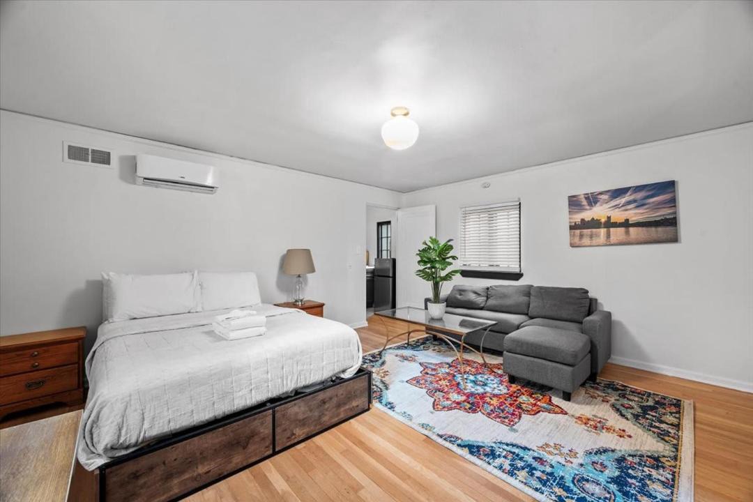 Photo of Bedroom in Shadyside