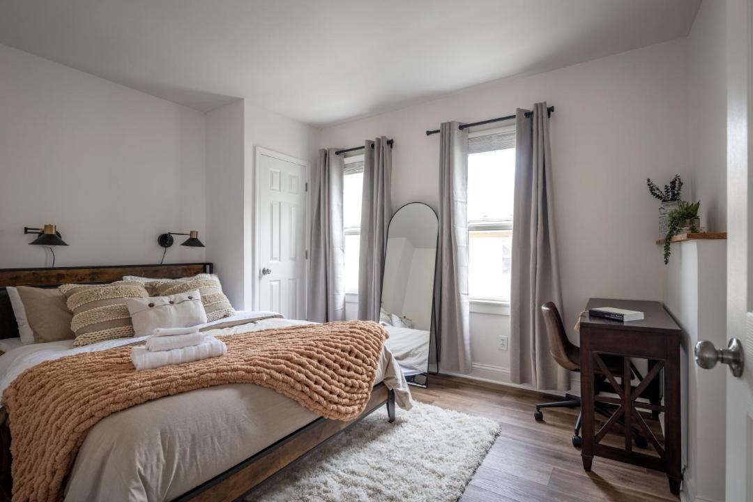 Photo of Bedroom in Little Italy