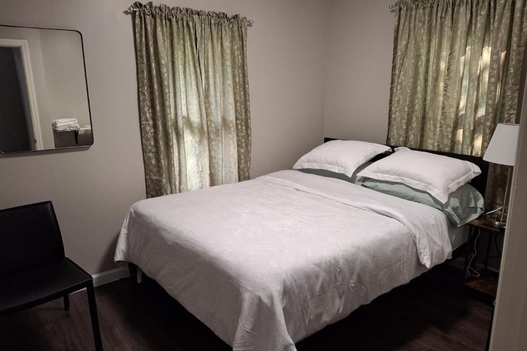 Photo of Bedroom in Teaneck