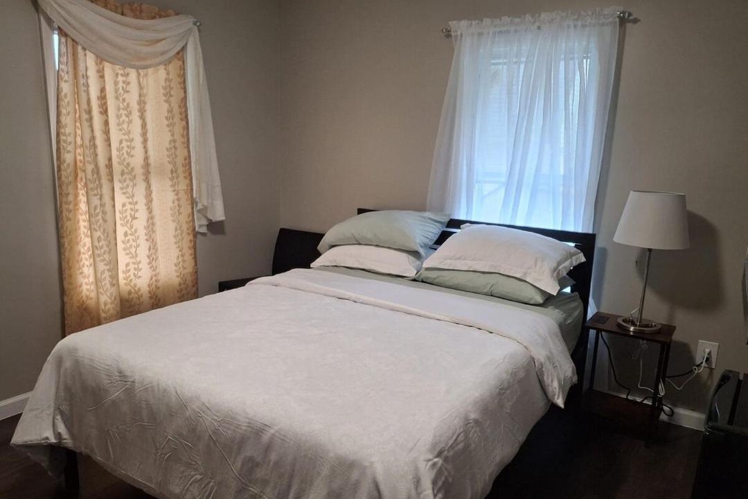 Photo of Bedroom in Teaneck