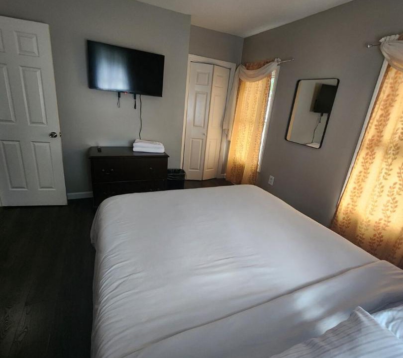Photo of Bedroom in Teaneck