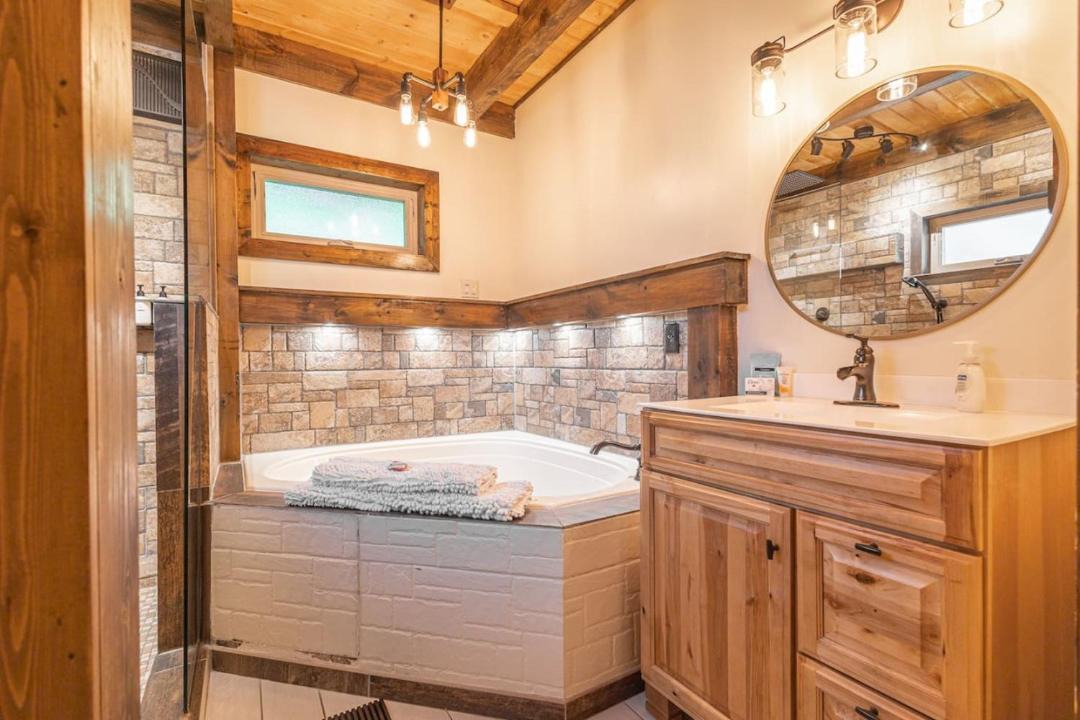 Photo of Bathroom in Jasper