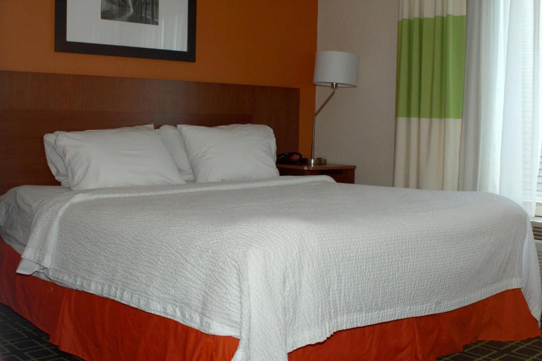 Photo of Bedroom in White Hall