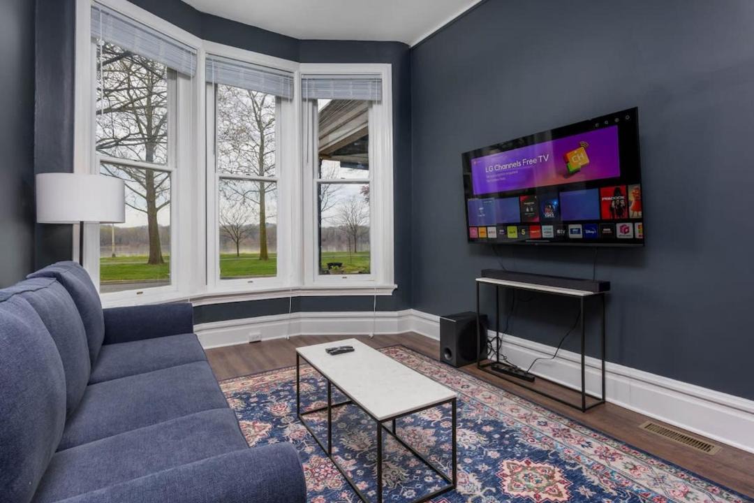 Photo of Livingroom in Harrisburg - Hershey