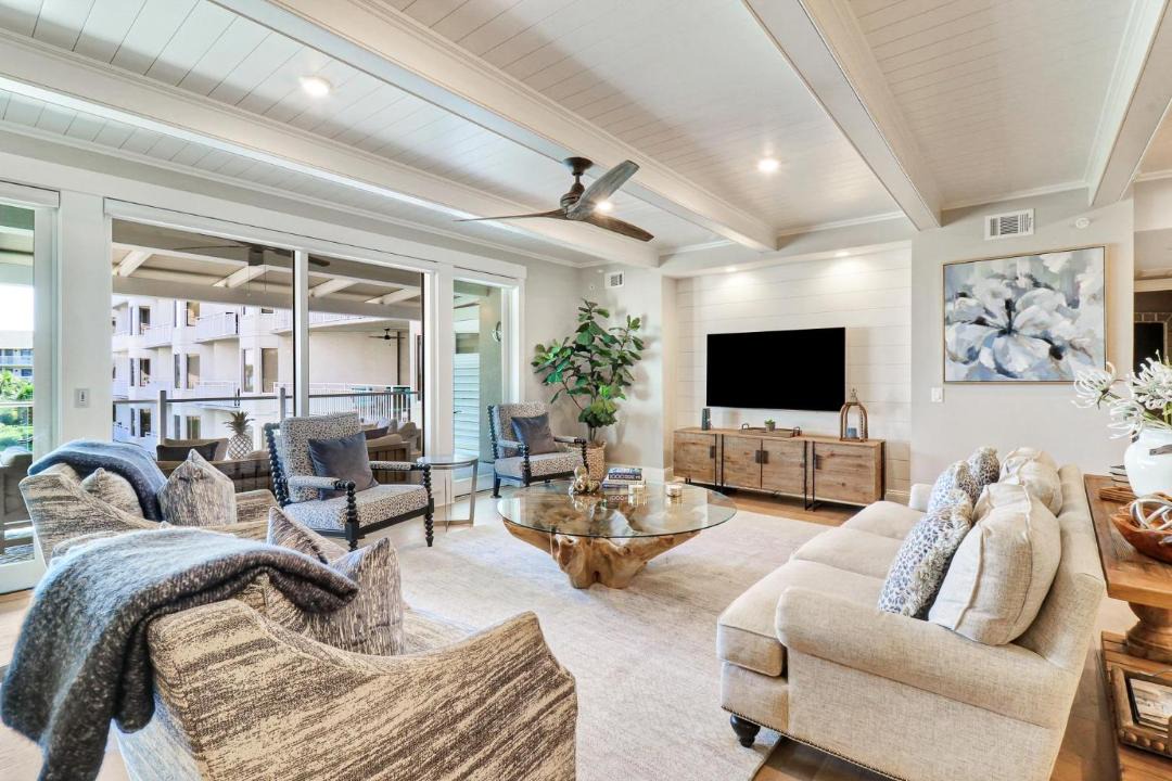 Photo of Livingroom in North Forest Beach