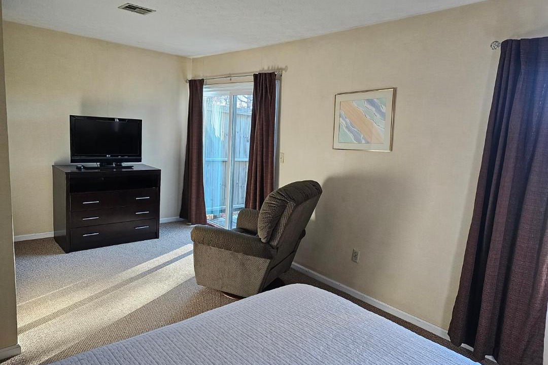 Photo of Bedroom in Cheat Lake