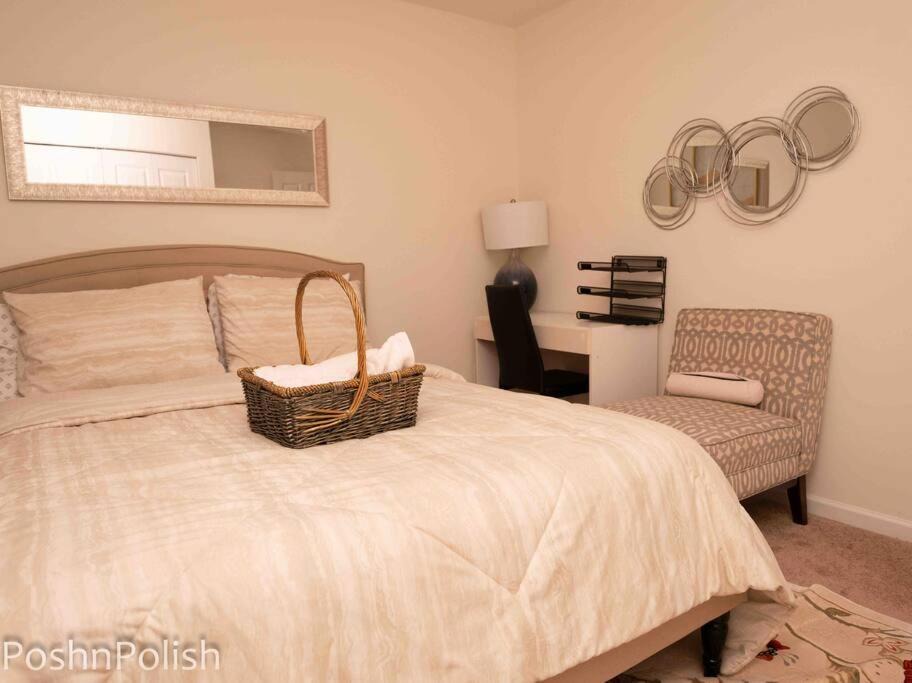 Photo of Bedroom in Summit Station
