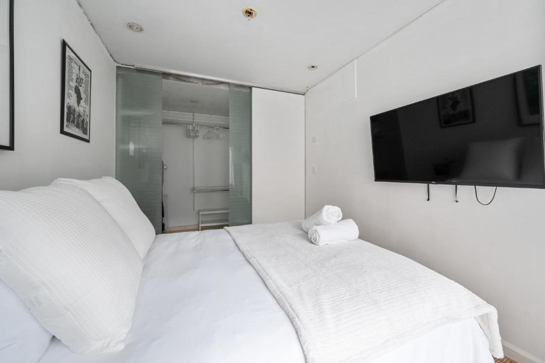 Photo of Bedroom in Chinatown