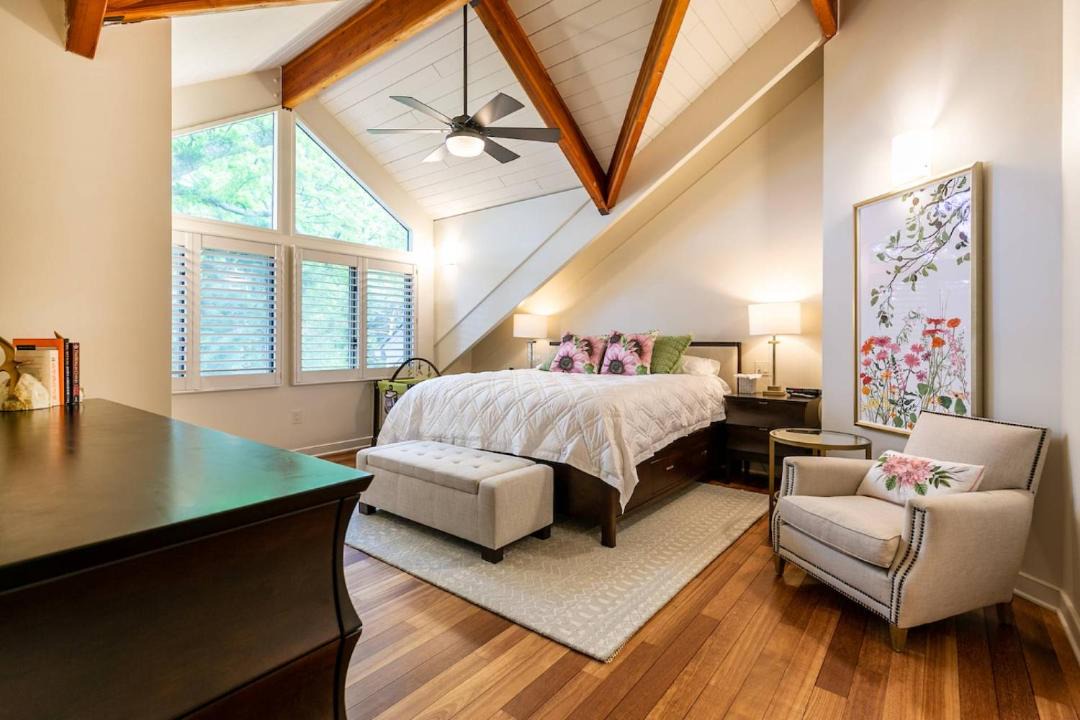 Photo of Bedroom in Edgewater