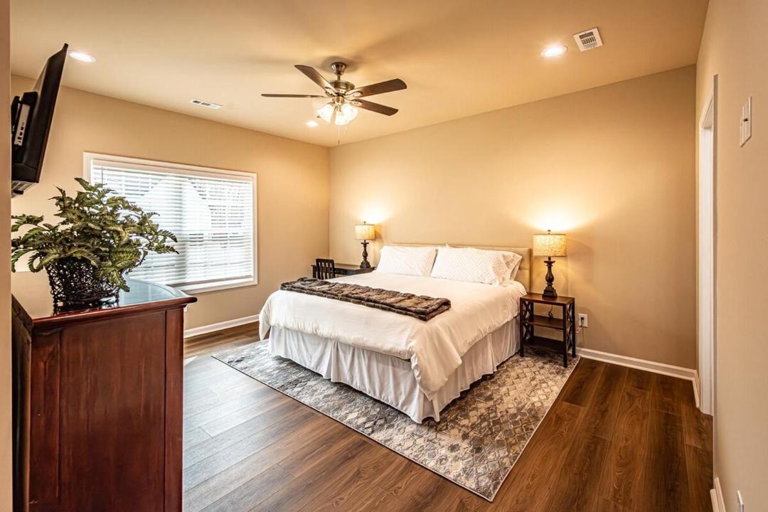 Photo of Bedroom in Dahlonega