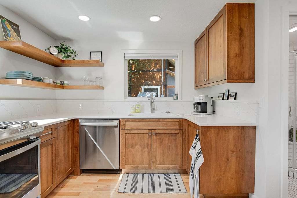 Photo of Kitchen in Veterans Park