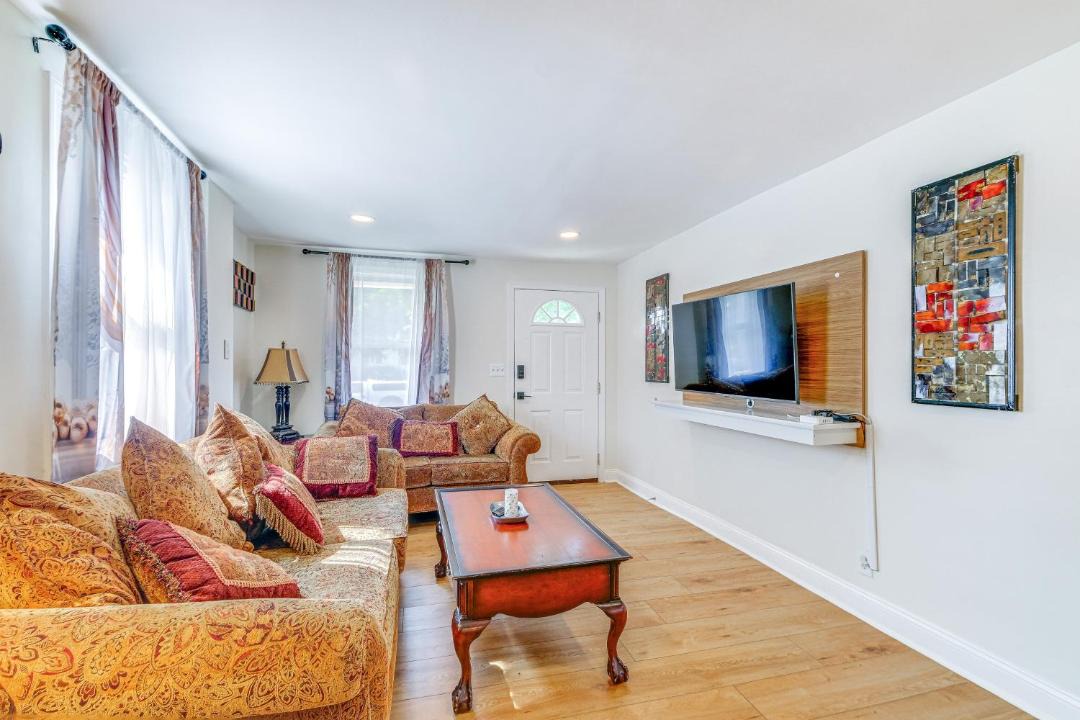 Photo of Livingroom in Rockville
