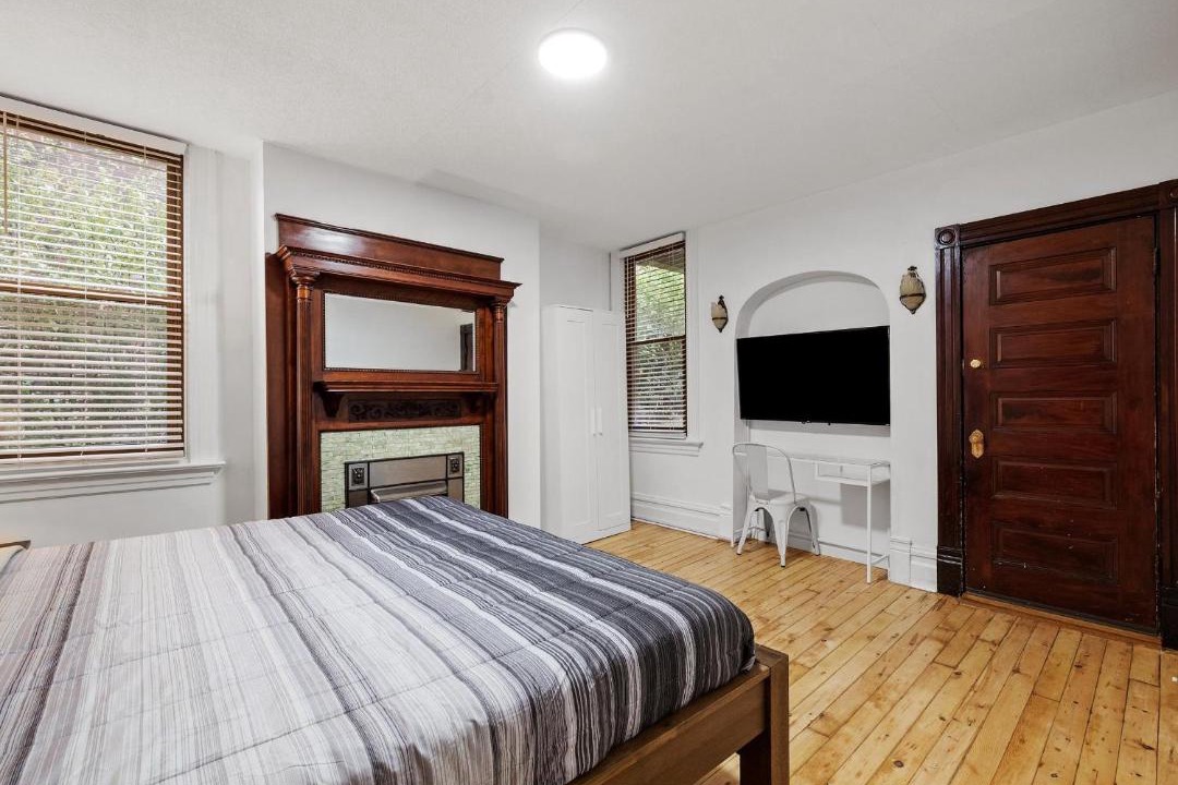 Photo of Bedroom in South Oakland
