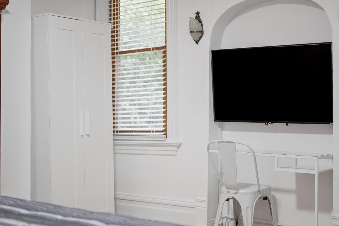 Photo of Bedroom in South Oakland