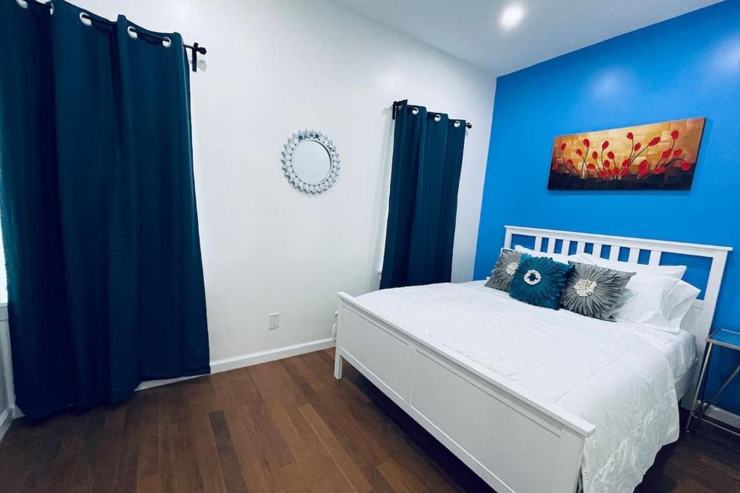 Photo of Bedroom in Graduate Hospital