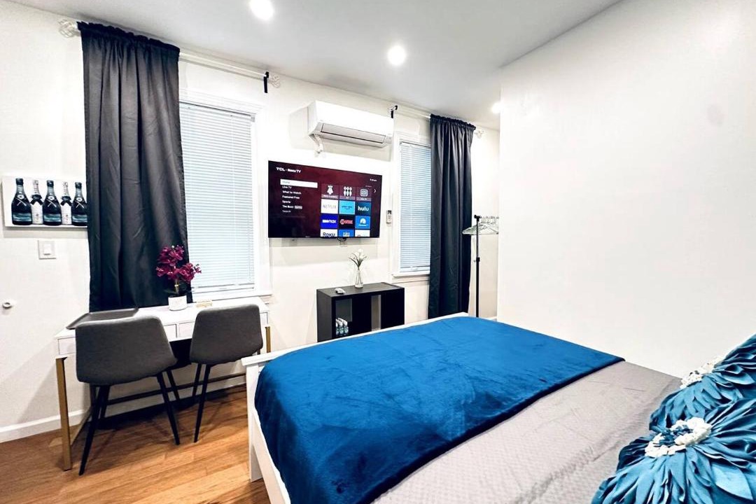 Photo of Bedroom in Graduate Hospital