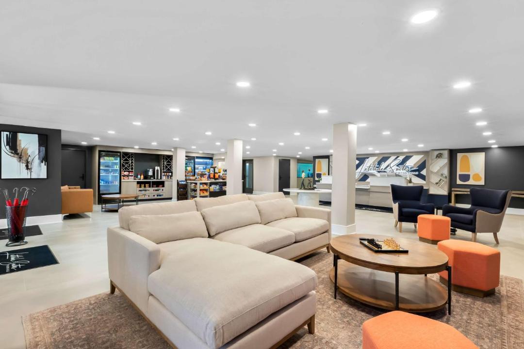 Photo of Livingroom in Tinton Falls