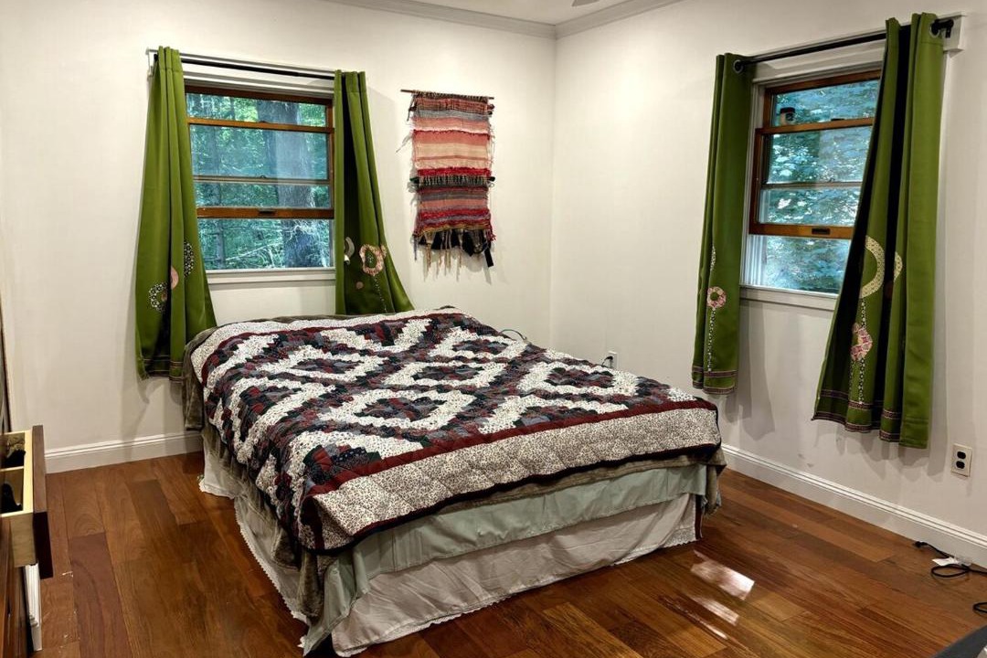 Photo of Bedroom in Roscoe