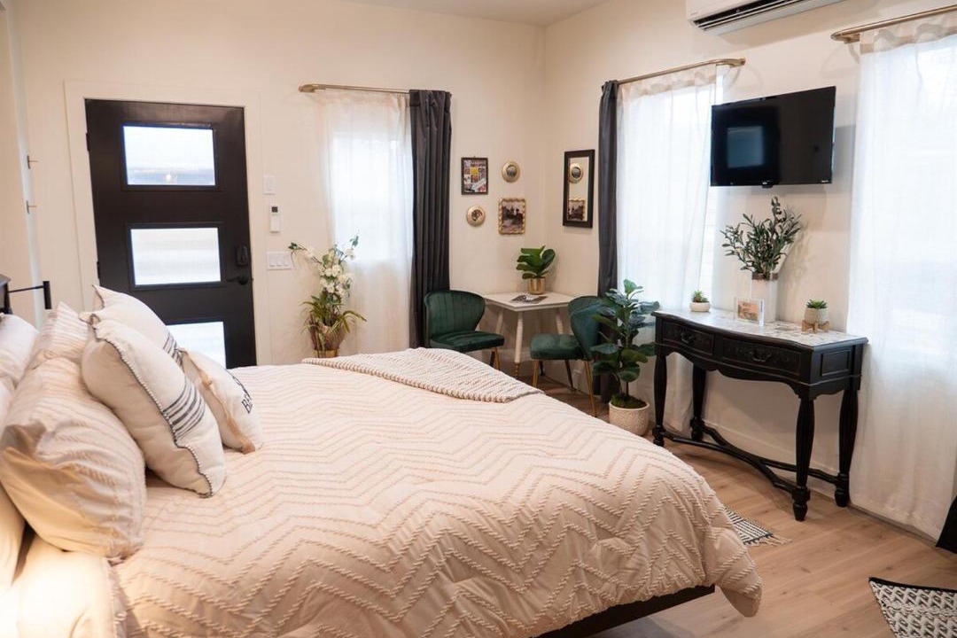 Photo of Bedroom in Sunset