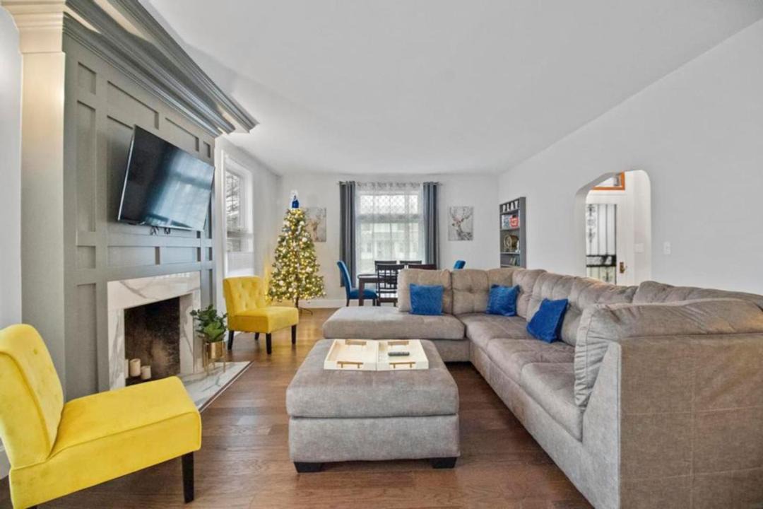 Photo of Livingroom in Hamilton
