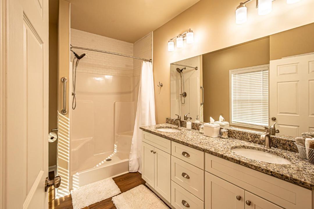 Photo of Bathroom in Dahlonega