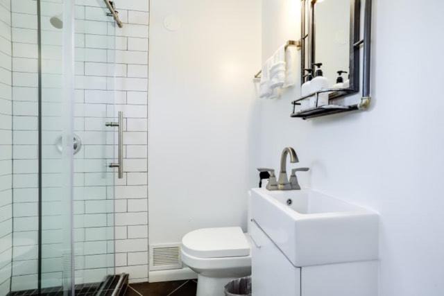 Photo of Bathroom in Forest Glen