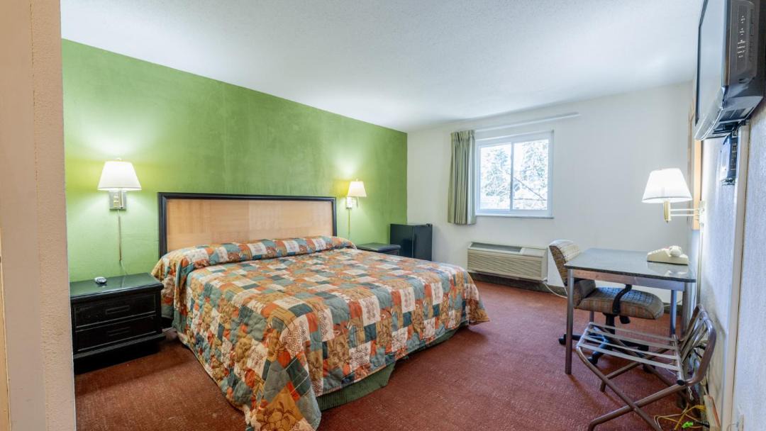 Photo of Bedroom in South Hills