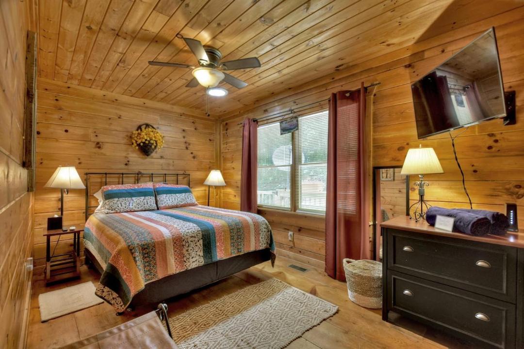 Photo of Bedroom in Ellijay