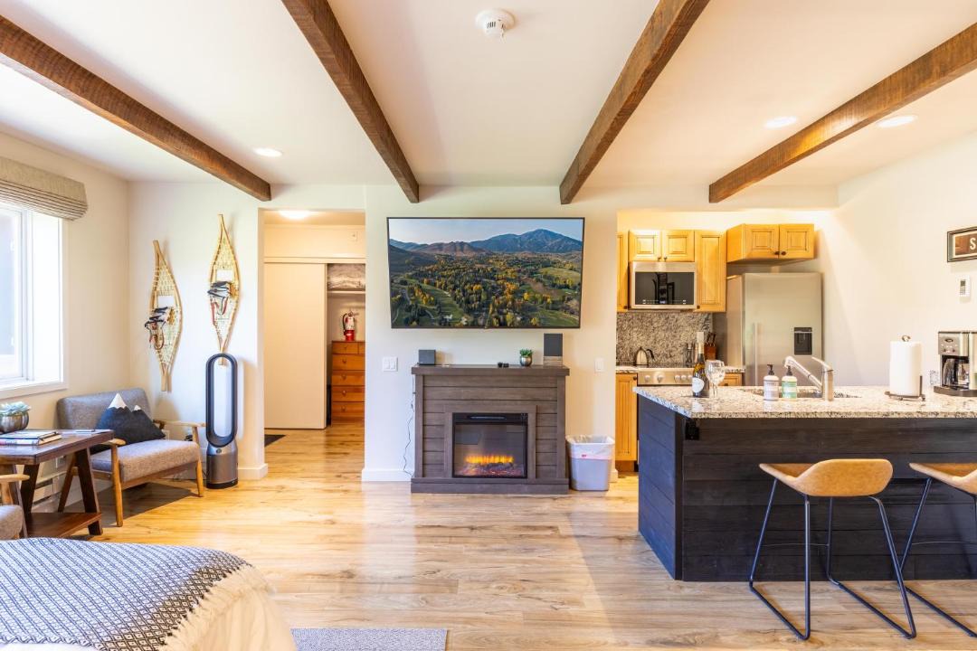 Photo of Livingroom in Elkhorn