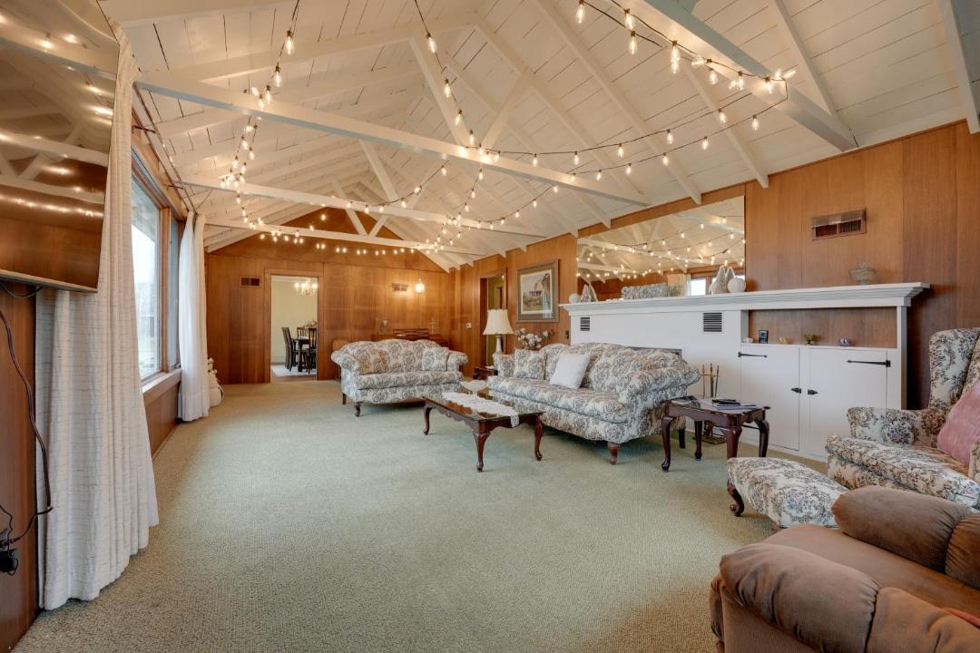 Photo of Livingroom in Hillsdale