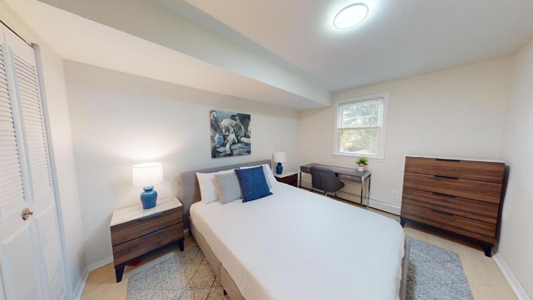 Photo of Bedroom in Newark