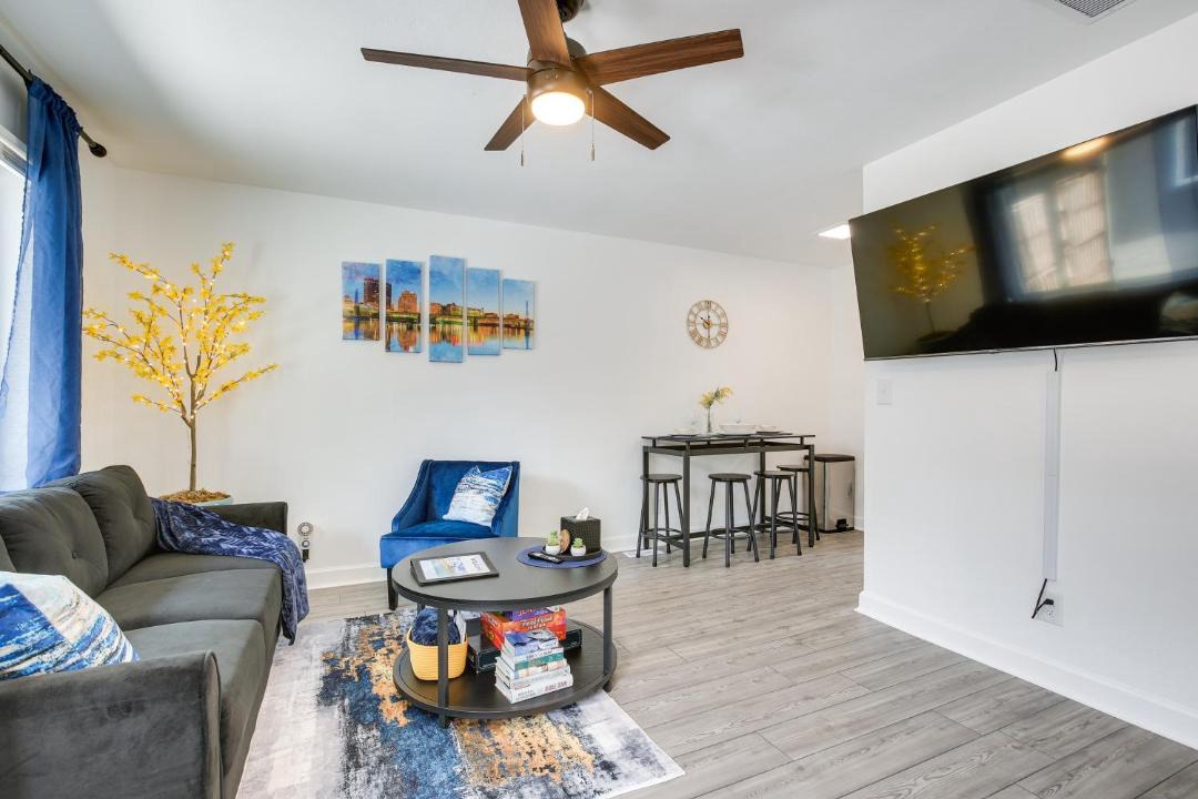 Photo of Livingroom in Dayton