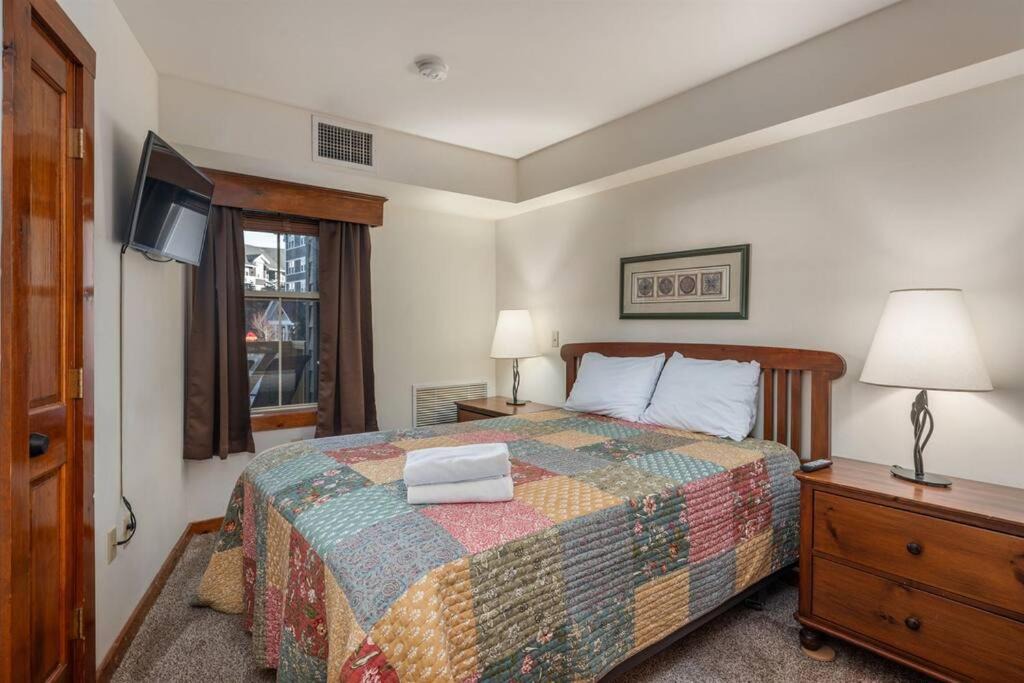 Photo of Bedroom in Snowshoe