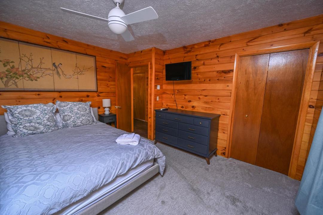 Photo of Bedroom in McHenry