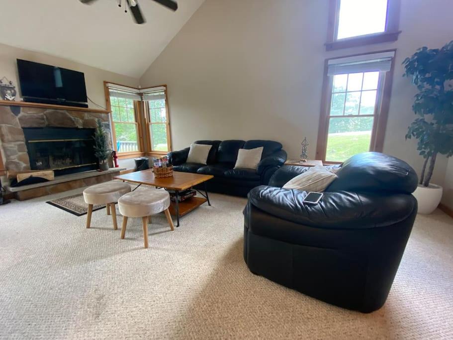 Photo of Livingroom in Tannersville