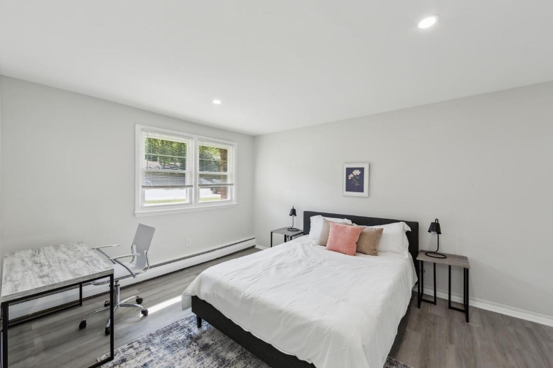 Photo of Bedroom in Newark