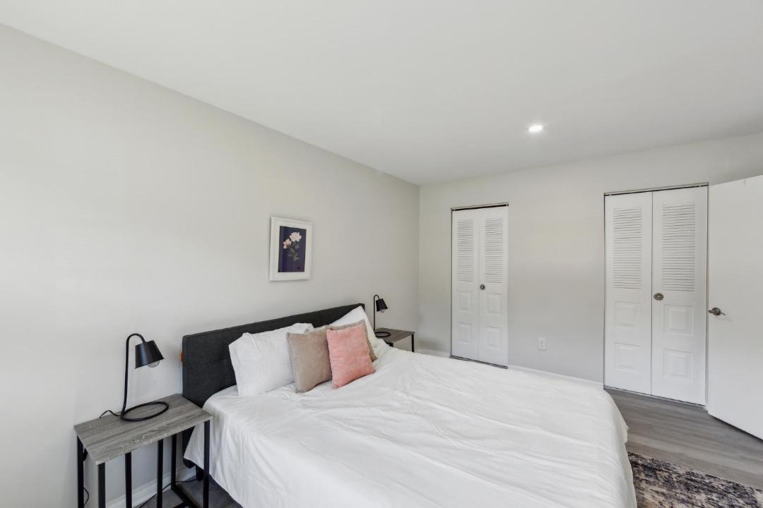 Photo of Bedroom in Newark