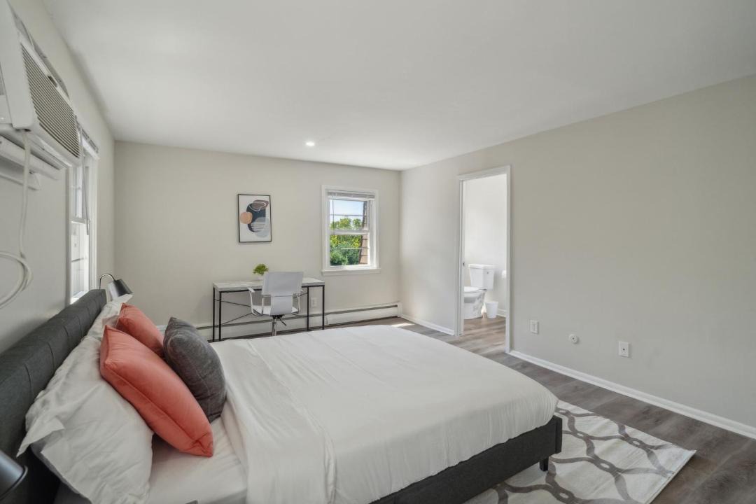 Photo of Bedroom in Newark