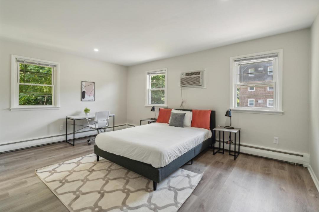 Photo of Bedroom in Newark